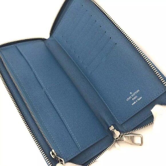 Louis Vuitton Taiga Vertical Leather Zippy Around Long Wallet/4AE0519 - Picture 3 of 8